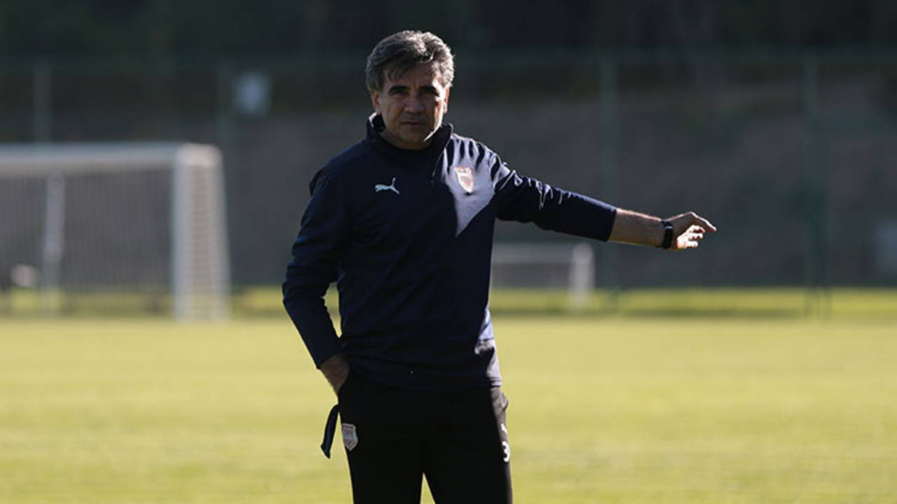 Antalyaspor'un yeni teknik direktörü Osman Özköylü oldu