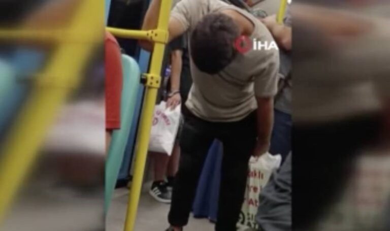 Bursa’da uyuşturucu etkisi altındaki bir kişi toplu taşımada korku yarattı – Son Dakika Türkiye Haberleri