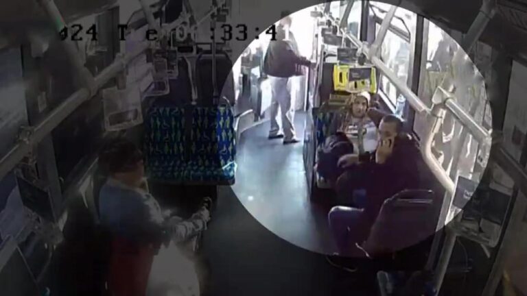 Hastaneye giderken metrobüste doğum yaptı