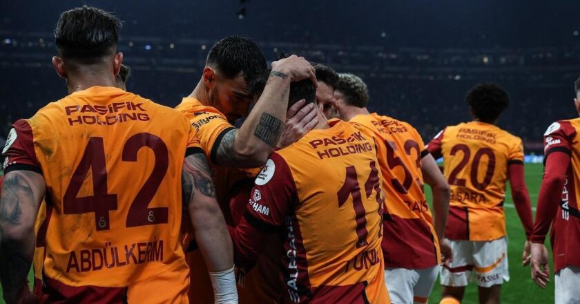Galatasaray gol düellosunu kazandı! Galatasaray-Trabzonspor 4-3