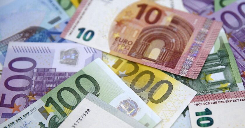 Euro 26 yaşına giriyor