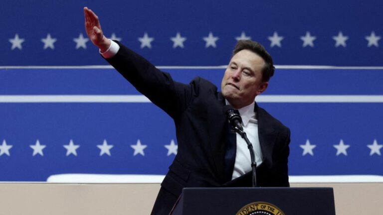 Elon Musk “Nazi selamı” verdi mi?