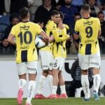 Fenerbahce farklı kazandı! Sarı-Lacivertliler Daşakşağhir, Galatasaray ile oyunun bitiminden 3 hafta önce 4-1'i mağlup etti.