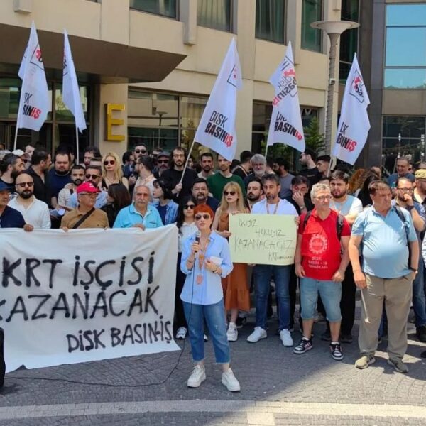 Maaş alamayan KRT çalışanları yayını durdurdu: “Türk televizyon tarihinde birincisi”
