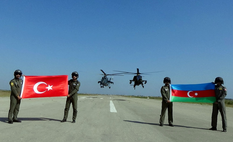 Azerbaycan Ordusu 107 yaşında