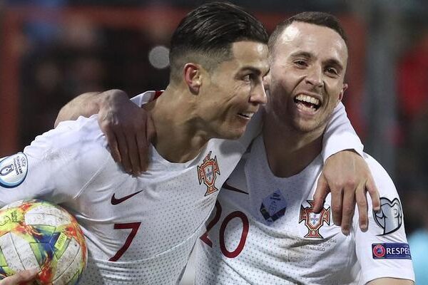 Portekiz'de Cristiano Ronaldo Depremi! Jota'nın cenaze törenine katılmadı … arkadaşları ağlarken denize girdi