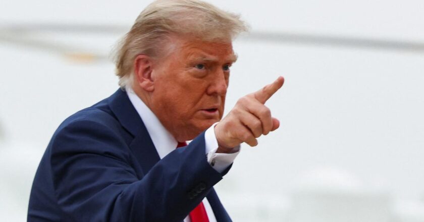 Trump, Elon Musk'un “sinir bozucu” bir üçüncü kurma fikrini bulduğunu söyledi.