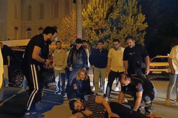 Elektrikli bisiklet çantada bir araba ile çarpıştı: 1 ciddi yaralı