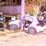 Otomobil direğe sıkıştı: 2 kişi ağır yaralandı