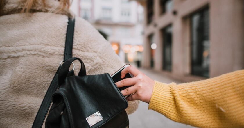 İlginç Olay: Çalınan Telefonları “iPhone Değil” Diyerek İade Ettiler