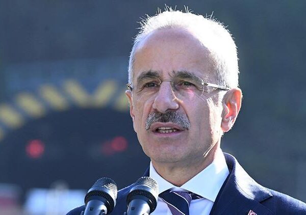 Bakan Uraloğlu, Gürcistan Altyapı Bakanı Sokhadze ile görüştü