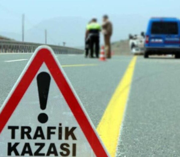 Kuzey Marmara Otoyolu’nda TIR yoldan çıktı!