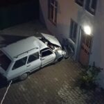 Duvarla çarpan araçta bir kişi hayatını kaybetti