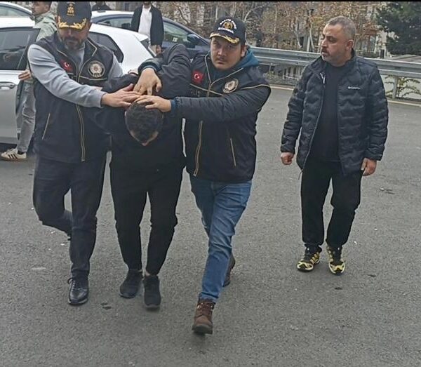 Kaçan şüphelinin çarptığı kadın hastanede yaşamını yitirdi