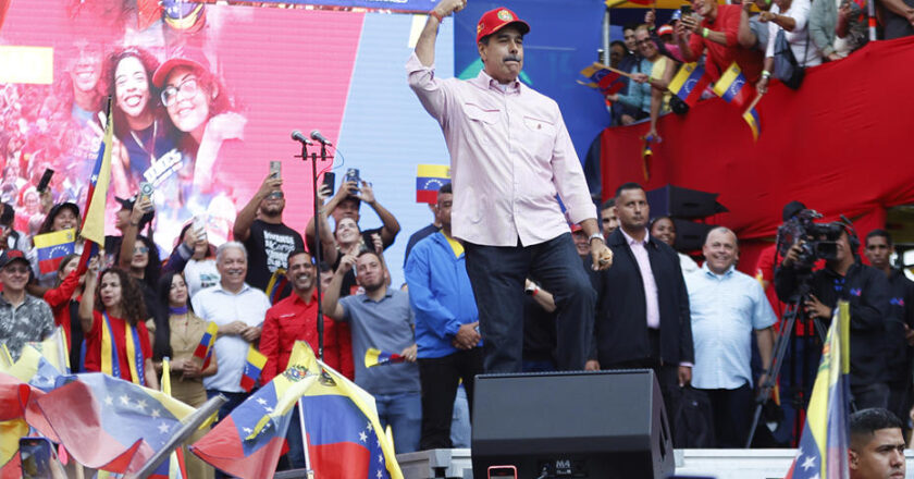 Maduro: “Barışa bağlıyız” mesajı verdi